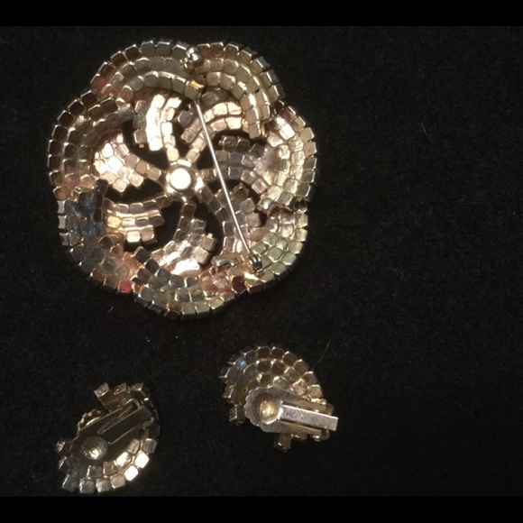 Brooch matching clip on earrings pink rose color - Picture 3 of 4